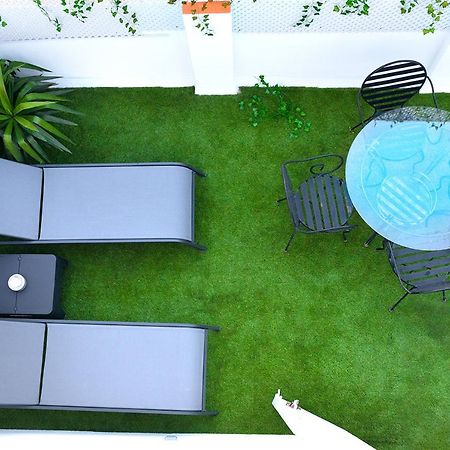 Downtown Apartment With Private Terrace & Jacuzzi Seville Exterior photo